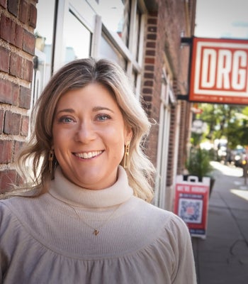 Portrait of Nicole Engman, Senior Property Manager // Realtor .